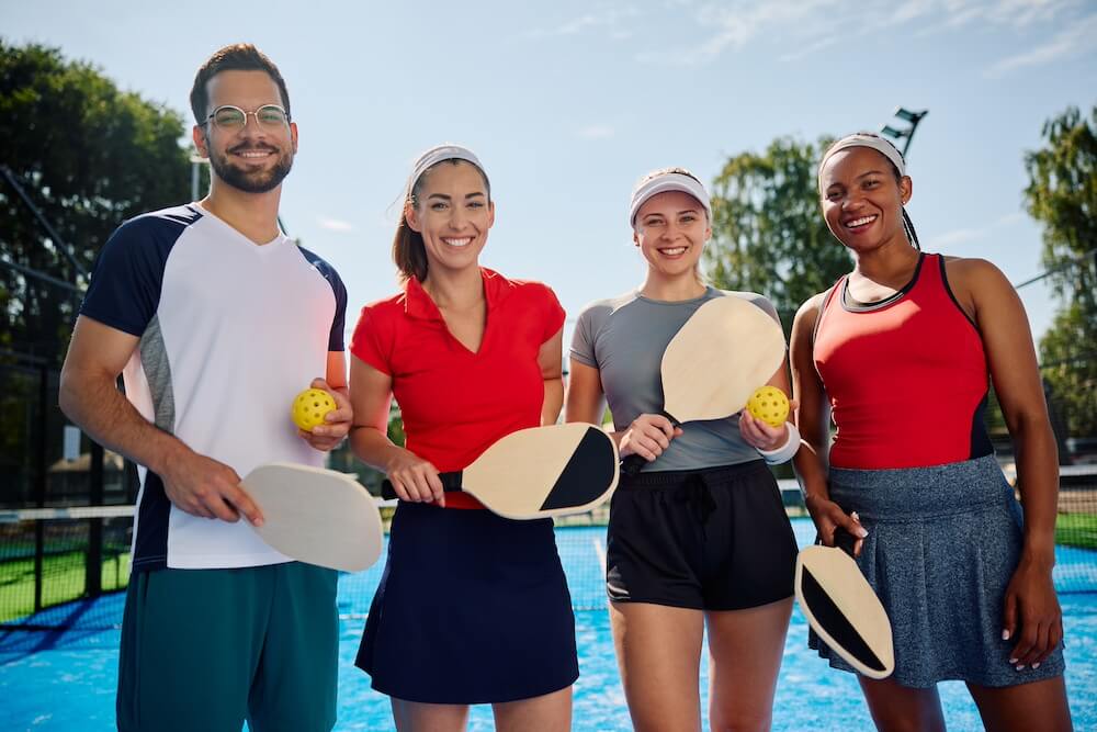 7 lý do khiến Pickleball là môn chơi cho mọi lứa tuổi 4 Pickleball rất phù hợp cho các gia đinh